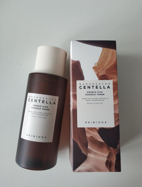 Skin 1004 - Madagascar Centella Probio-Cica Essence Toner210Ml